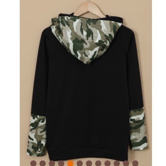 Lovey’s Boutique NEW Black Camo Sweatshirt Hoodie - Picture 4 of 6
